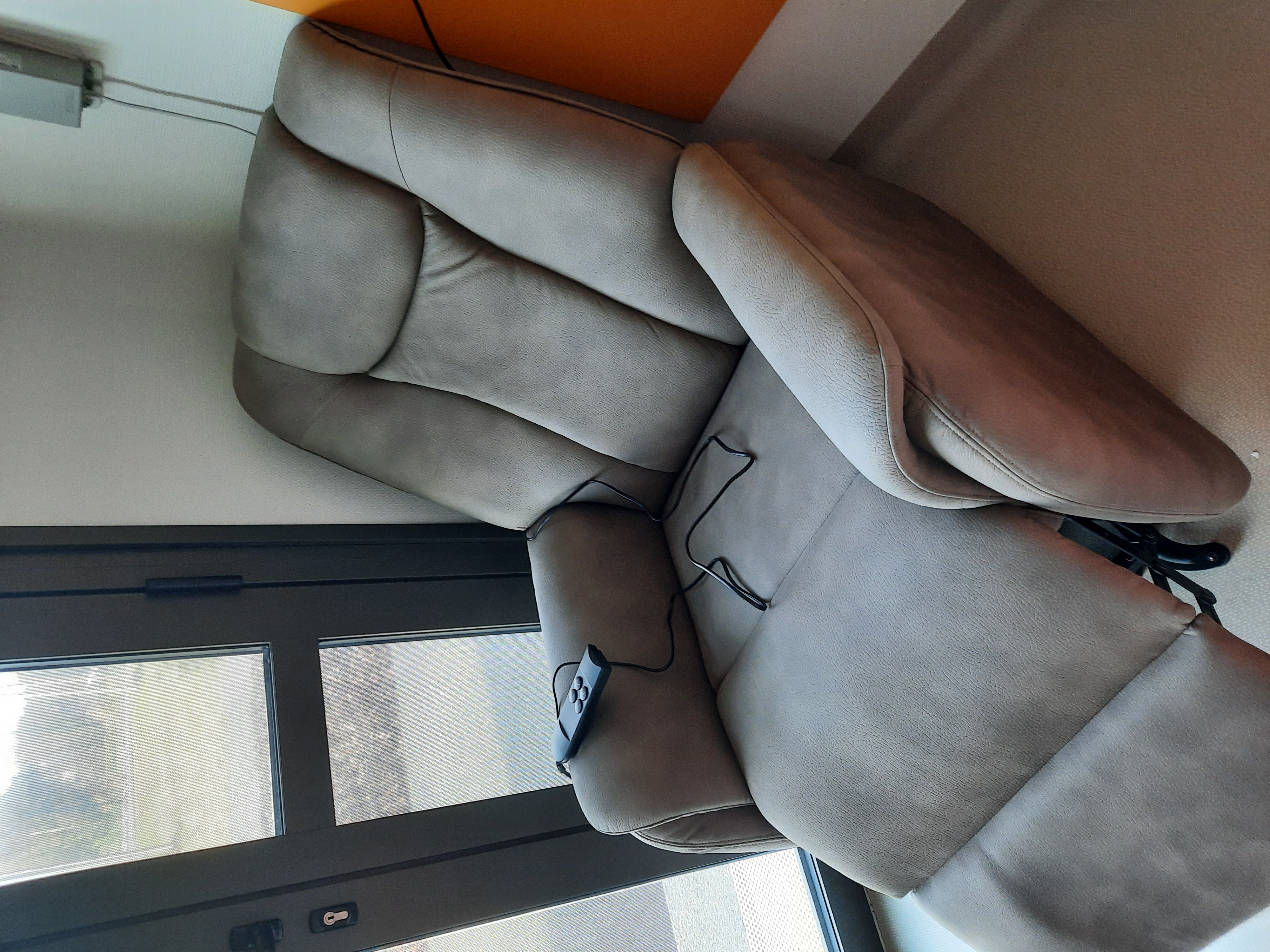 Acquisition de fauteuil confort pour chacune de nos chambre grâce aux dons récents Fauteuil